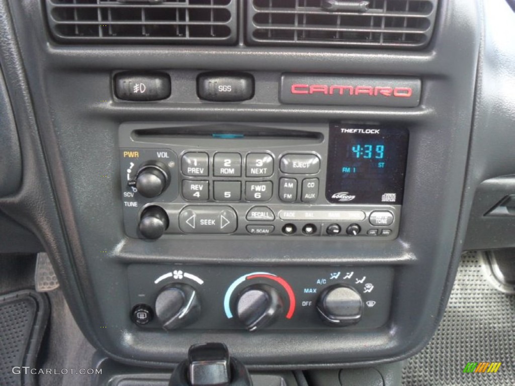 1999 Chevrolet Camaro Coupe Audio System Photo #55893067