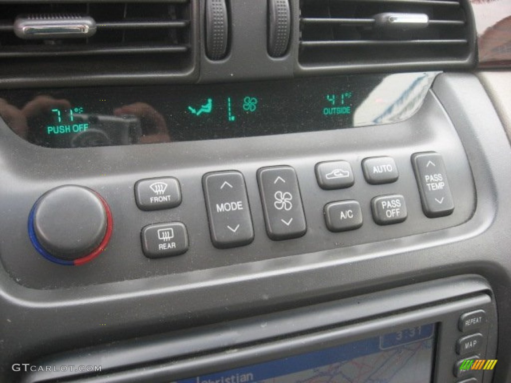 2005 Cadillac DeVille DTS Controls Photo #55893211