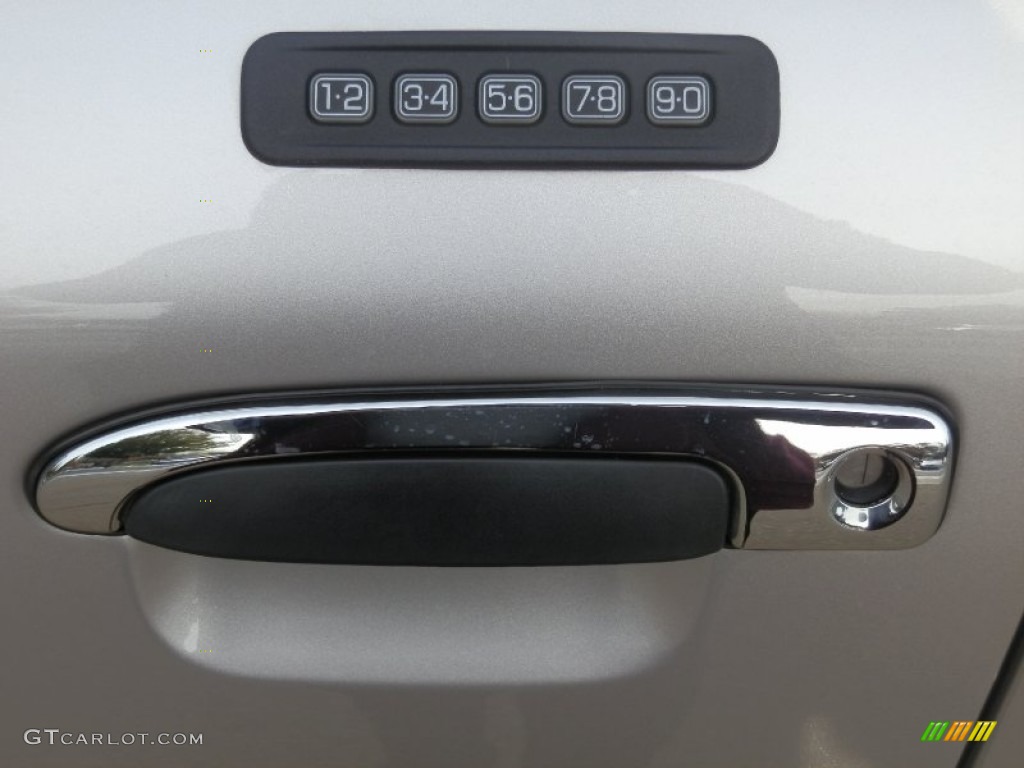 2011 Grand Marquis LS Ultimate Edition - Silver Birch Metallic / Medium Light Stone photo #13