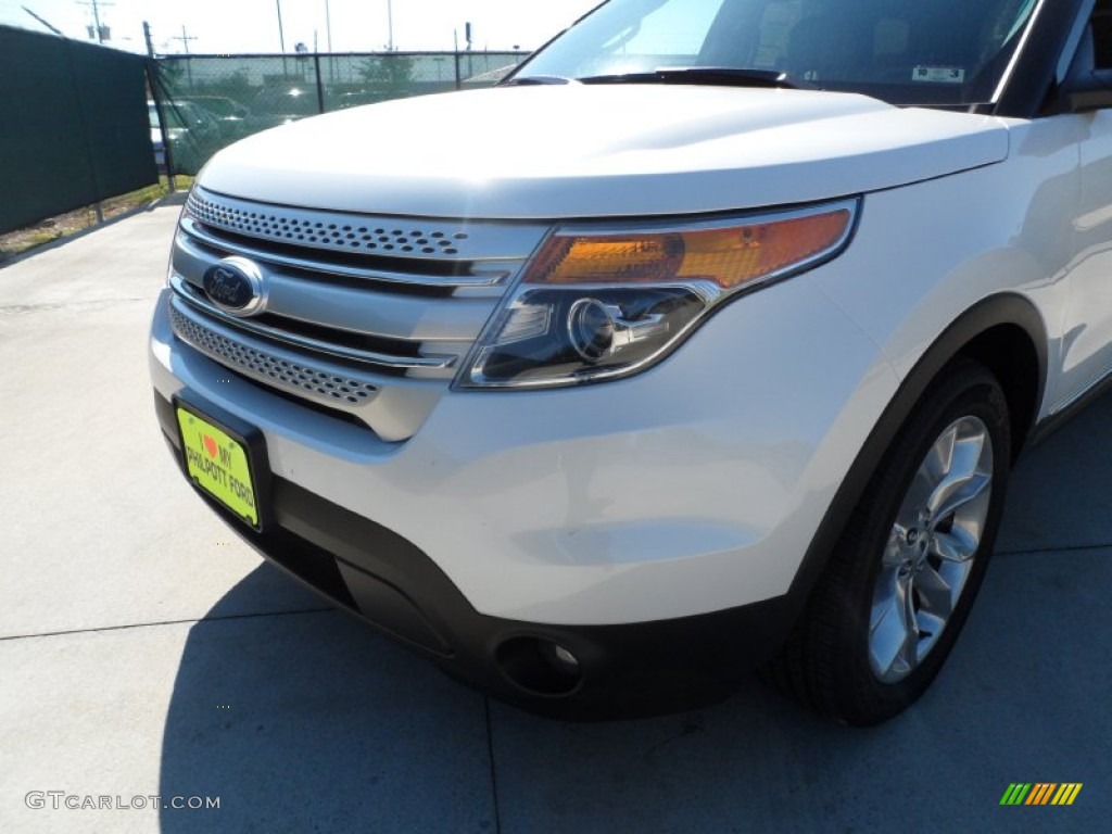 2012 Explorer XLT - White Platinum Tri-Coat / Medium Light Stone photo #10