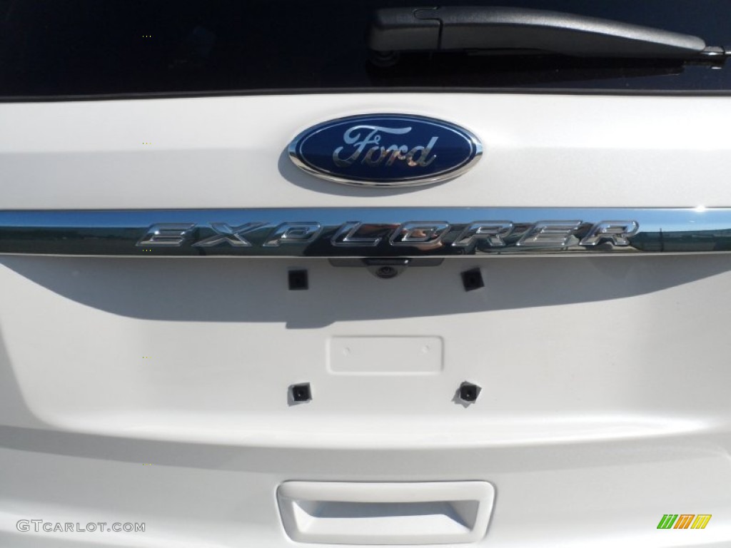 2012 Explorer XLT - White Platinum Tri-Coat / Medium Light Stone photo #15
