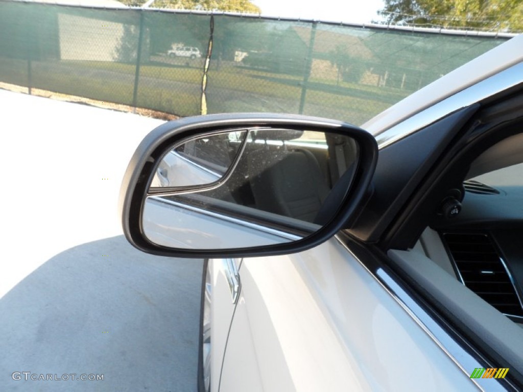 2012 Taurus SE - White Suede / Light Stone photo #13