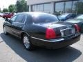 2005 Black Lincoln Town Car Signature L  photo #4