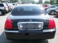 2005 Black Lincoln Town Car Signature L  photo #19