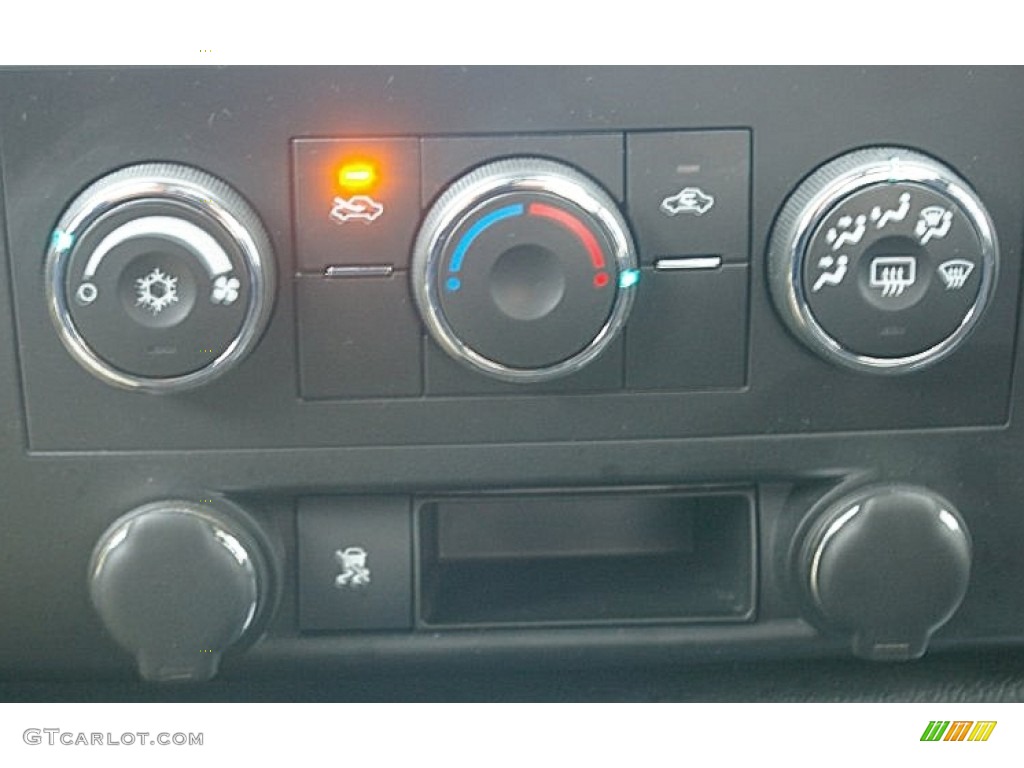 2010 Chevrolet Silverado 2500HD LT Extended Cab 4x4 Controls Photos