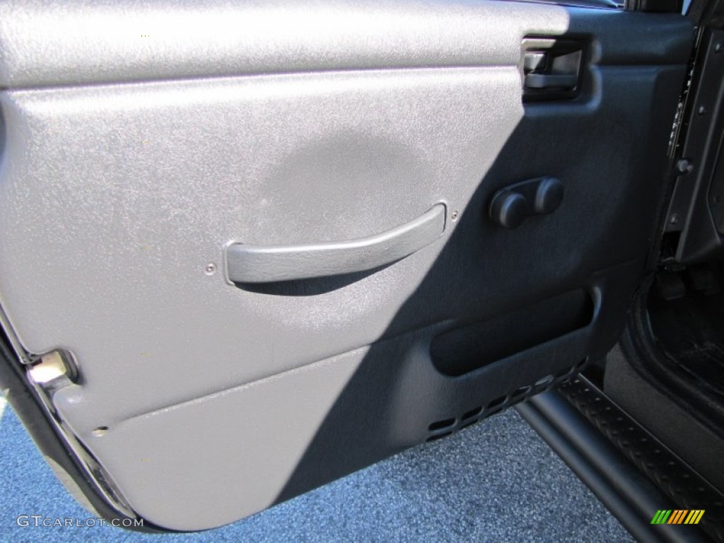 2004 Wrangler SE 4x4 - Black / Dark Slate Gray photo #14