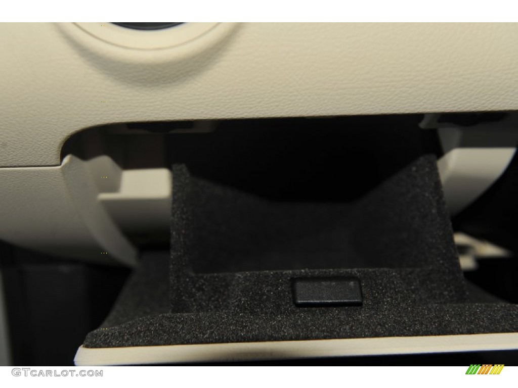 2009 CC Sport - White Gold Metallic / Cornsilk Beige Two-Tone photo #29