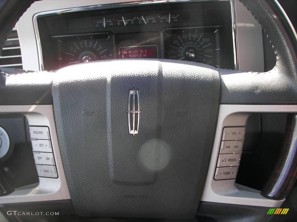 2007 Navigator Ultimate 4x4 - Black / Charcoal photo #10