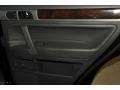 Black Uni - Touareg 2 VR6 Photo No. 37