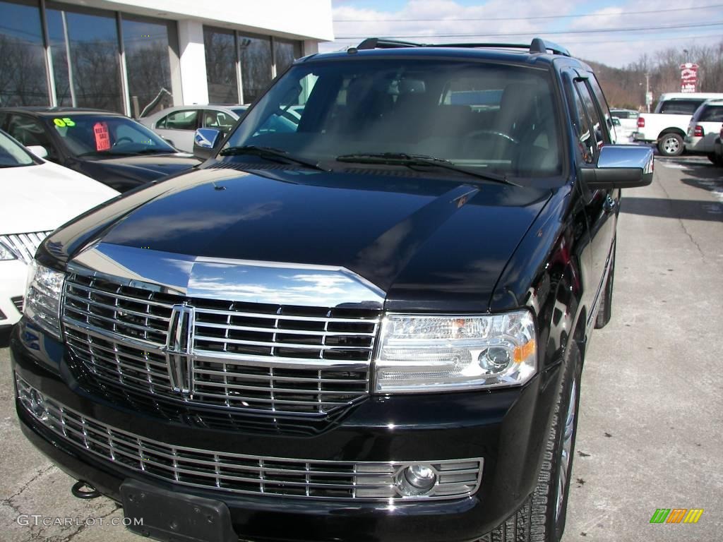 2007 Navigator Ultimate 4x4 - Black / Charcoal photo #26