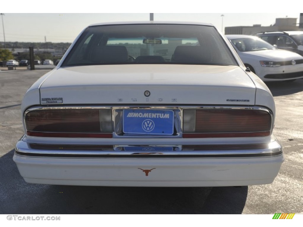 1994 Park Avenue Ultra - Bright White / Beige photo #4