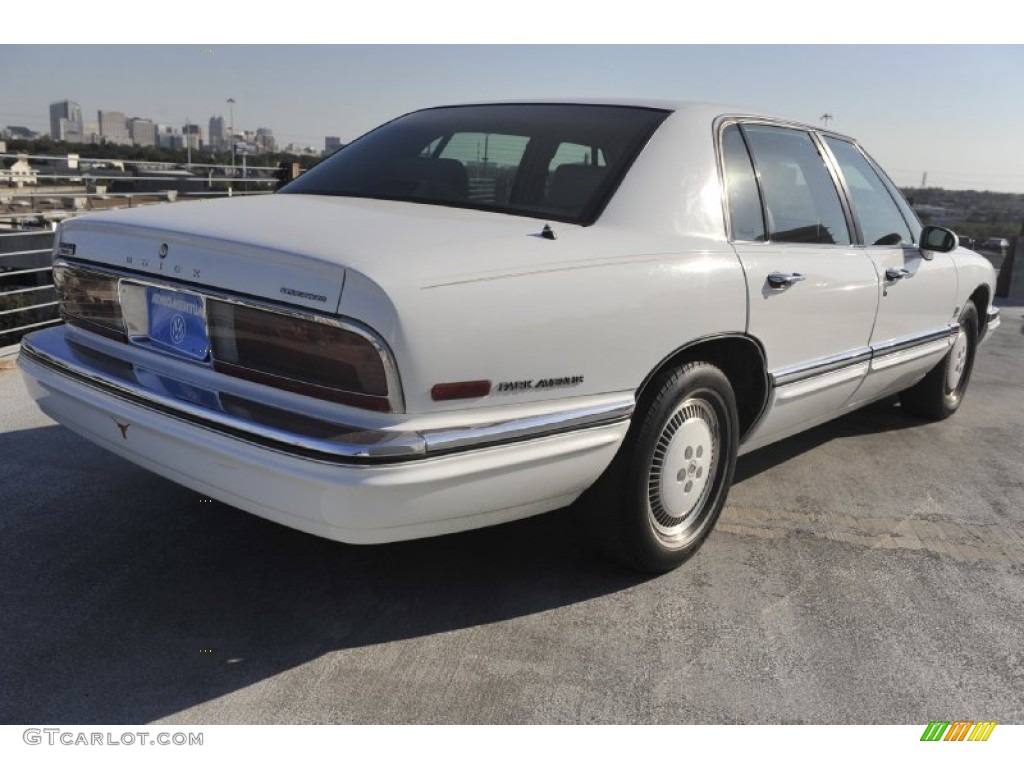 1994 Park Avenue Ultra - Bright White / Beige photo #5