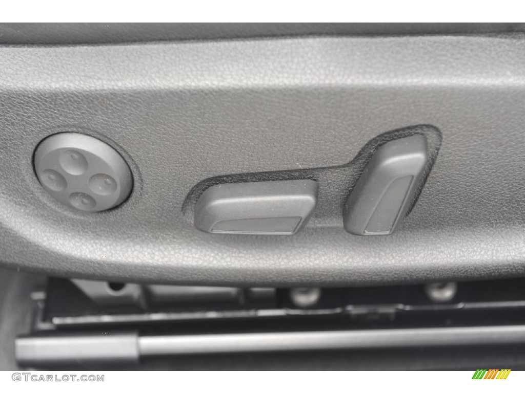 2011 Audi A5 2.0T quattro Coupe Controls Photo #55909110