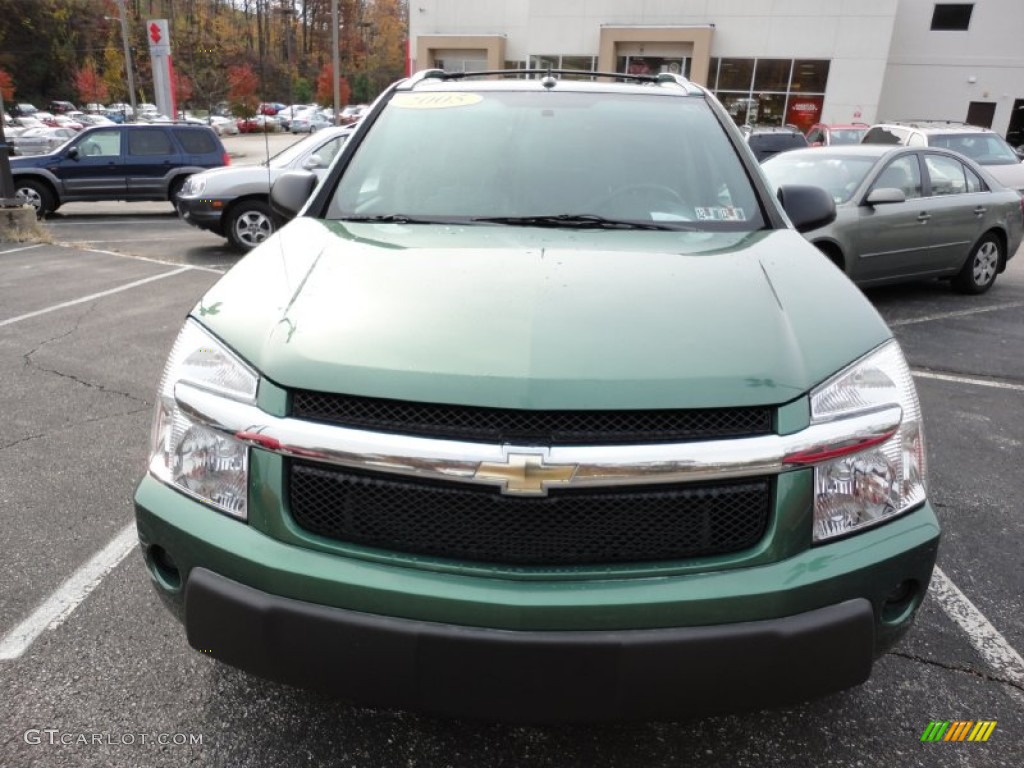 2005 Equinox LT AWD - Meander Green Metallic / Light Cashmere photo #2