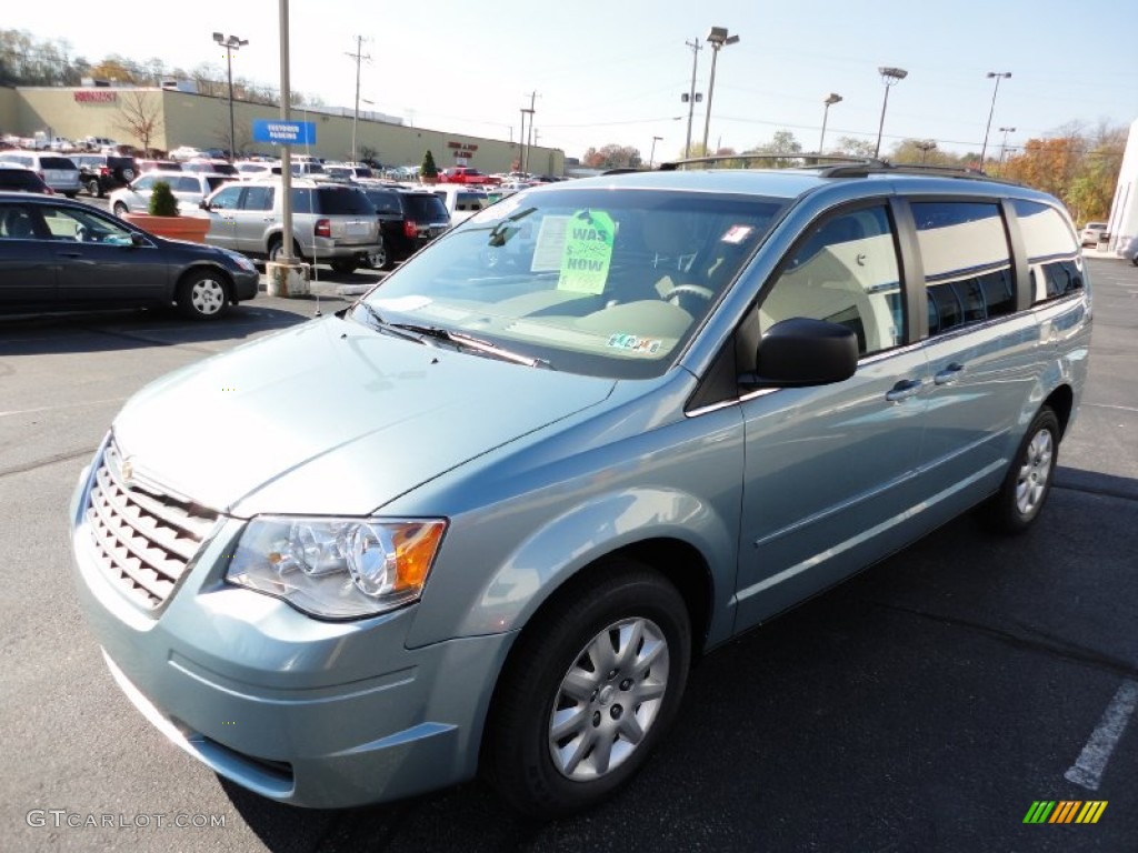 2010 Town & Country LX - Clearwater Blue Pearl / Medium Pebble Beige/Cream photo #3