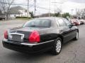 2008 Black Lincoln Town Car Signature Limited  photo #3