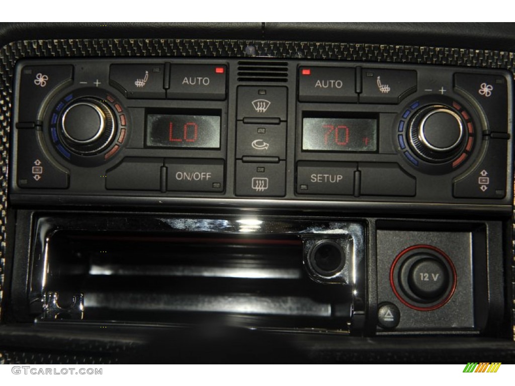2007 Audi S8 5.2 quattro Controls Photo #55911645