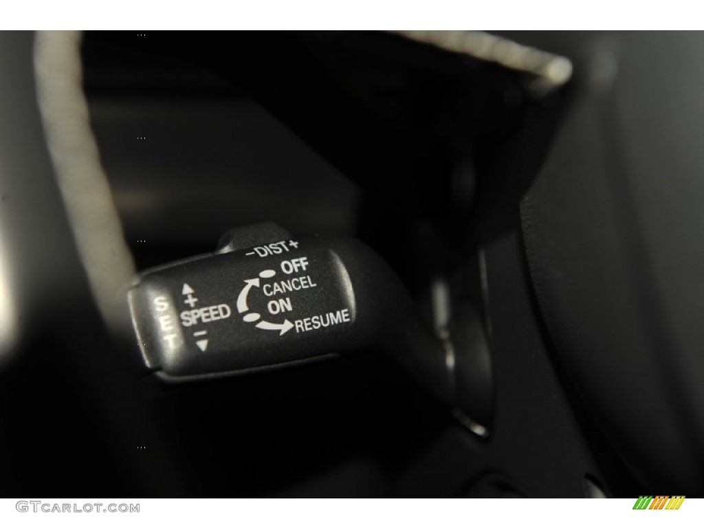 2007 Audi S8 5.2 quattro Controls Photo #55911742