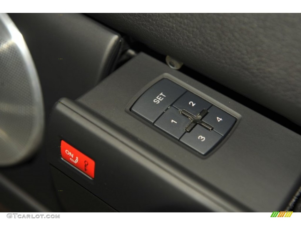 2007 Audi S8 5.2 quattro Controls Photo #55911942