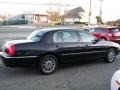 2007 Black Lincoln Town Car Signature L  photo #17