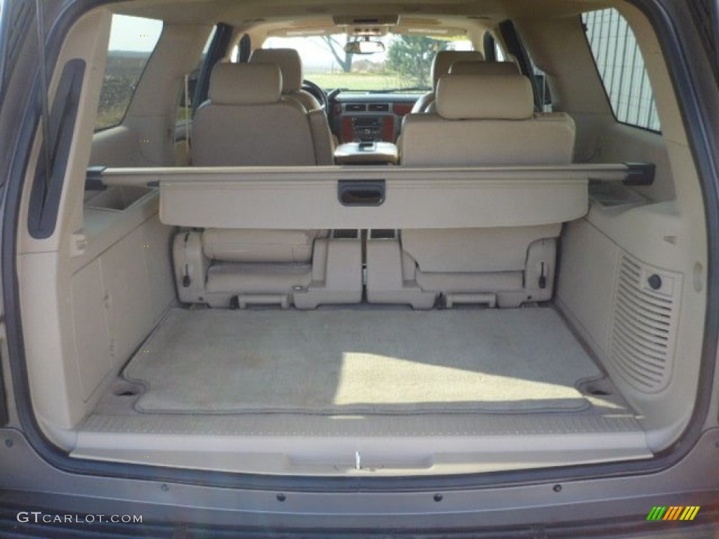 2007 Chevrolet Suburban 1500 LT 4x4 Trunk Photo #55914636