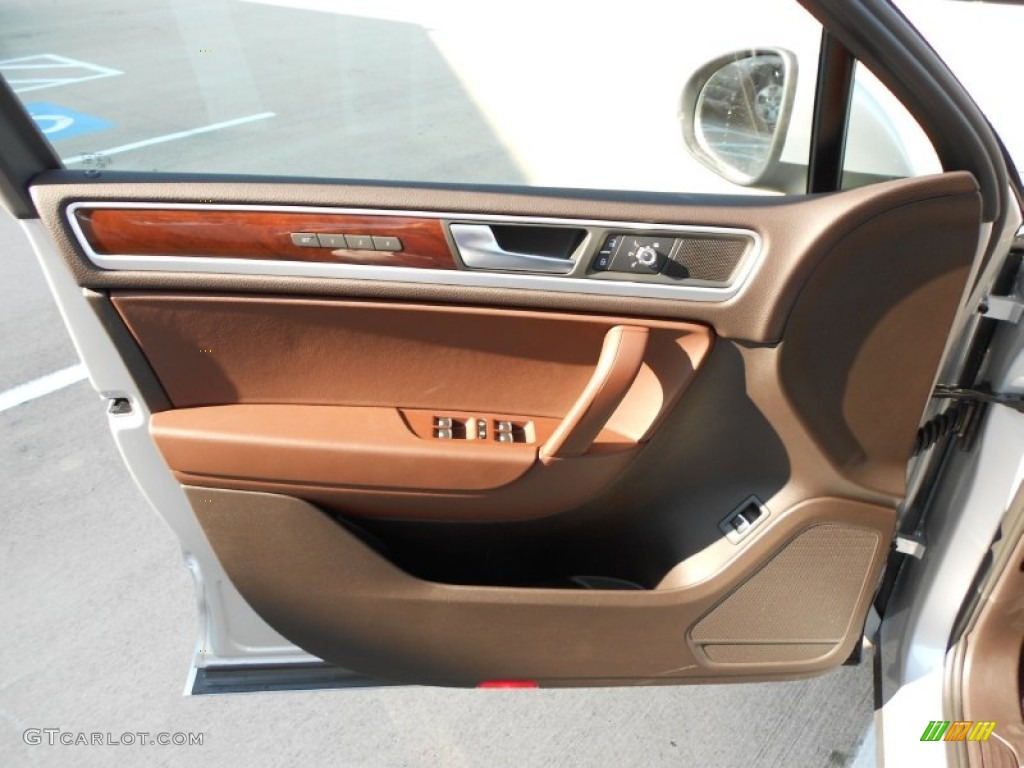 2012 Volkswagen Touareg TDI Lux 4XMotion Saddle Brown Door Panel Photo #55921068