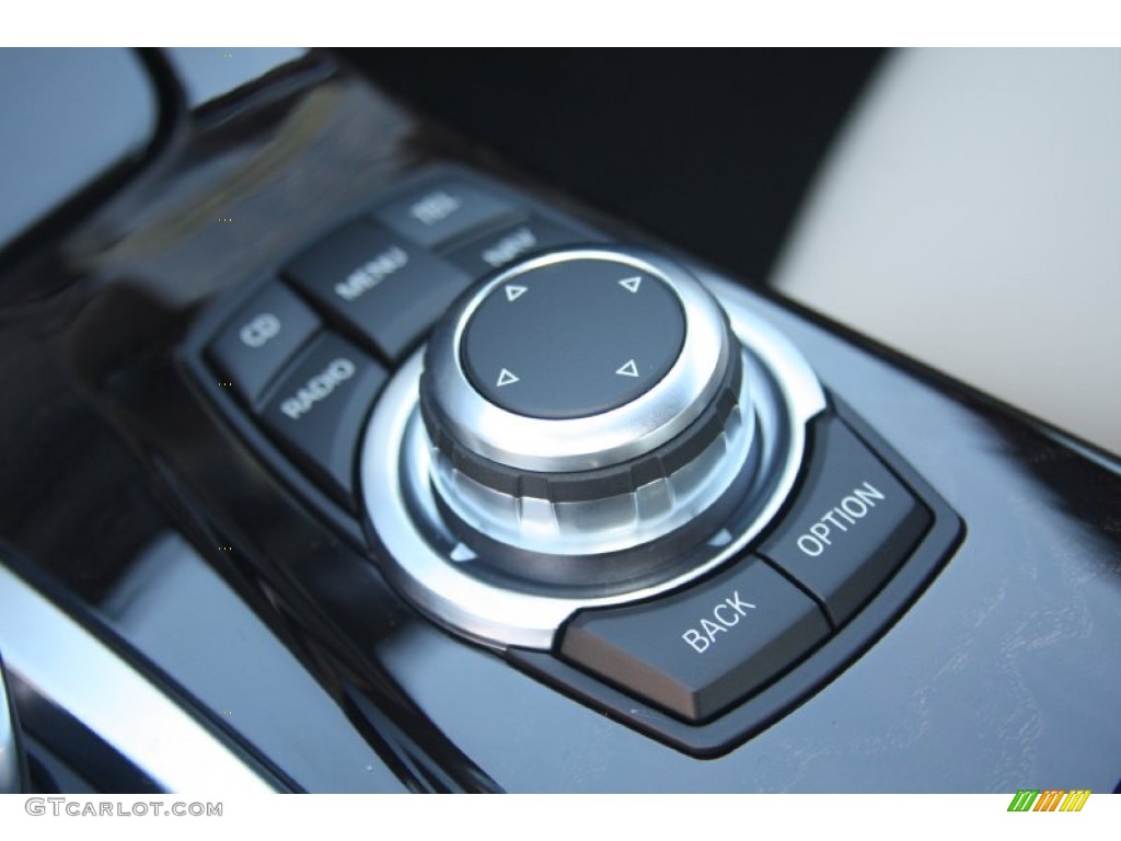 2012 BMW 5 Series 535i Sedan Controls Photo #55922526