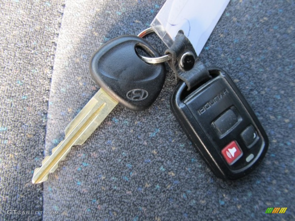 2003 Hyundai Santa Fe GLS 4WD Keys Photos