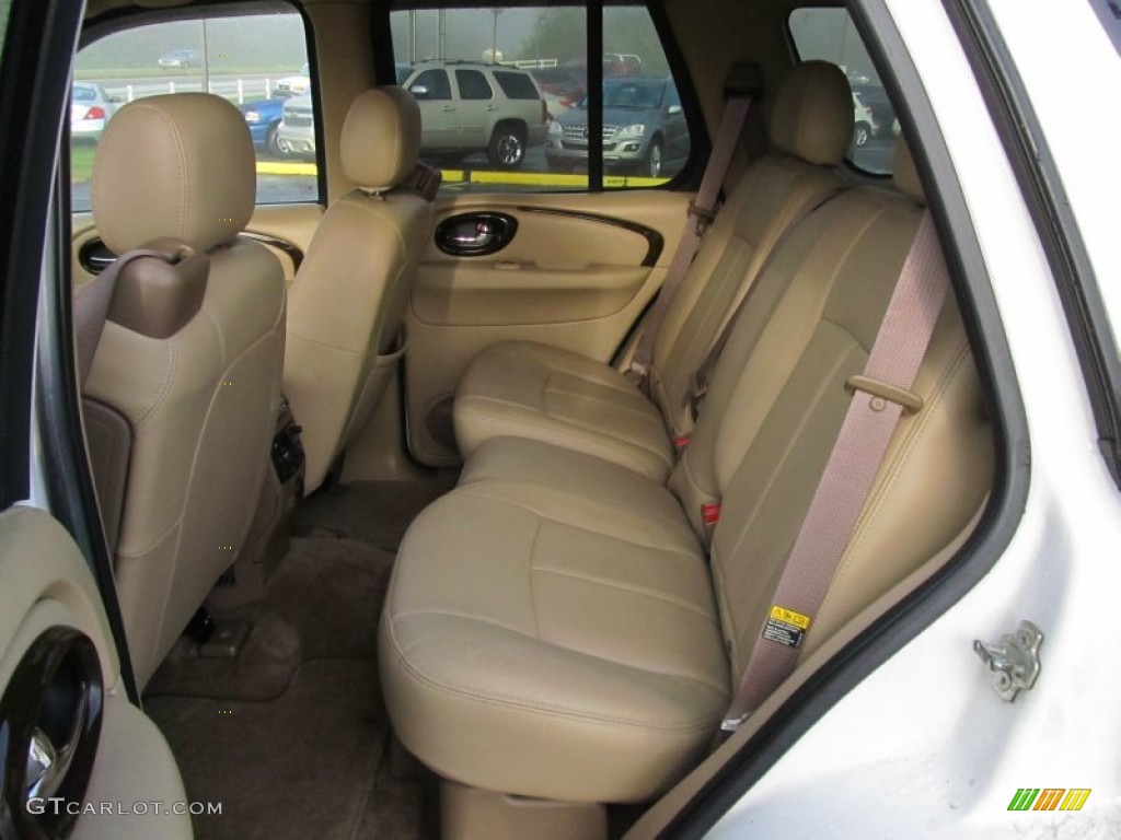 2004 Rainier CXL AWD - Olympic White / Light Cashmere photo #21