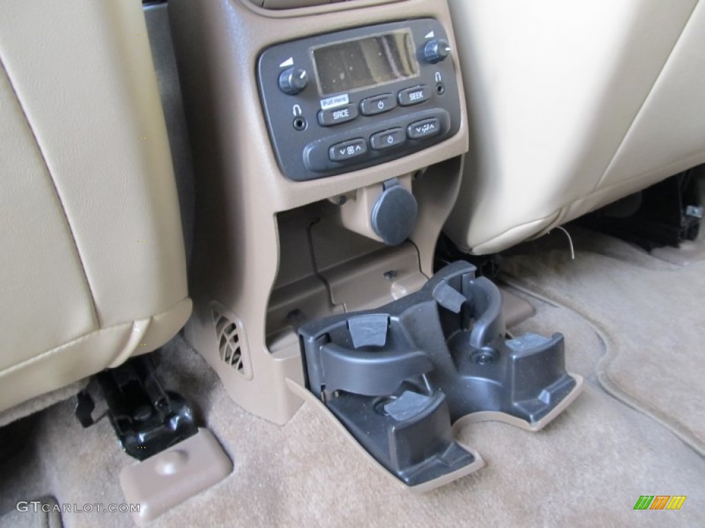 2004 Rainier CXL AWD - Olympic White / Light Cashmere photo #22