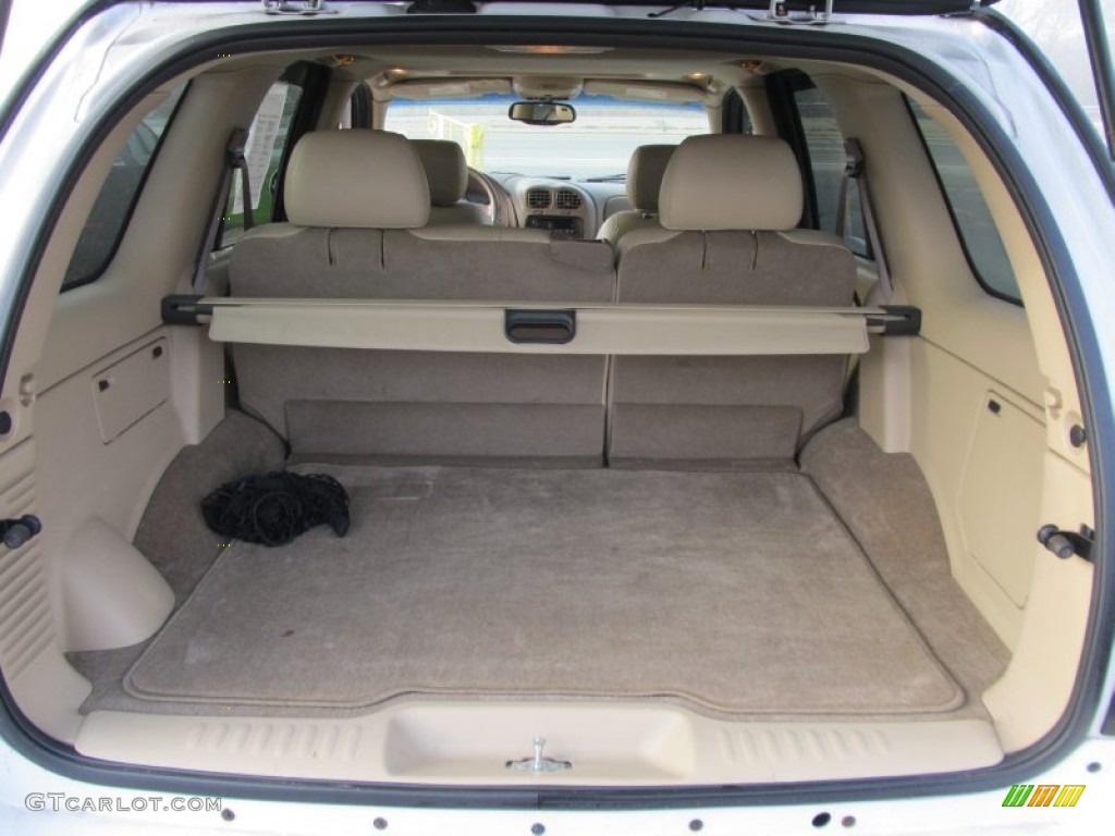 2004 Rainier CXL AWD - Olympic White / Light Cashmere photo #23
