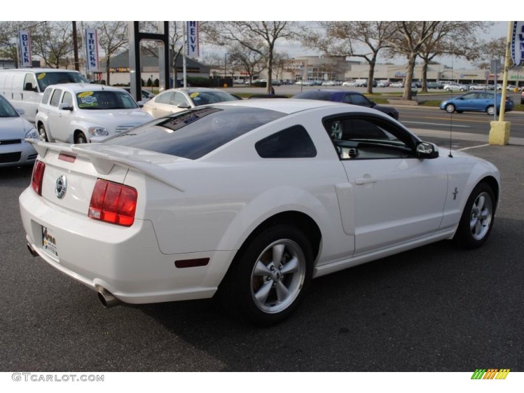 2008 Mustang GT Deluxe Coupe - Performance White / Dark Charcoal photo #6