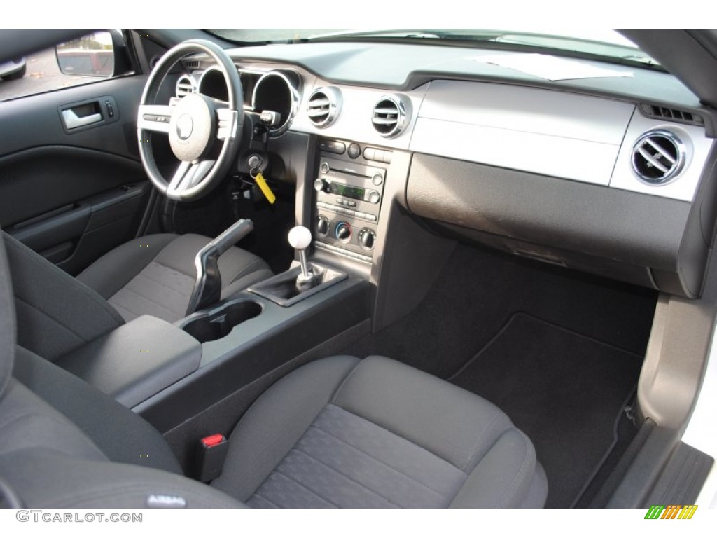 2008 Ford Mustang GT Deluxe Coupe Dark Charcoal Dashboard Photo #55928558