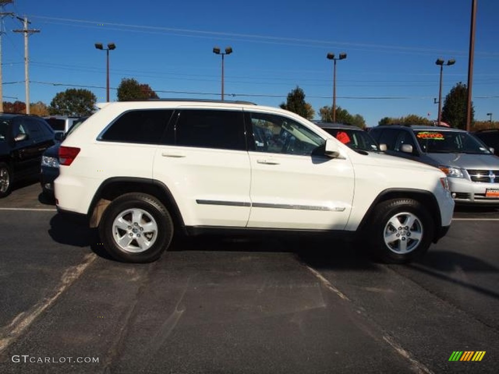 2011 Grand Cherokee Laredo 4x4 - Stone White / Black photo #1