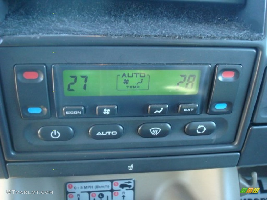 2001 Discovery II SE7 - White Gold Pearl Metallic / Bahama Beige photo #18