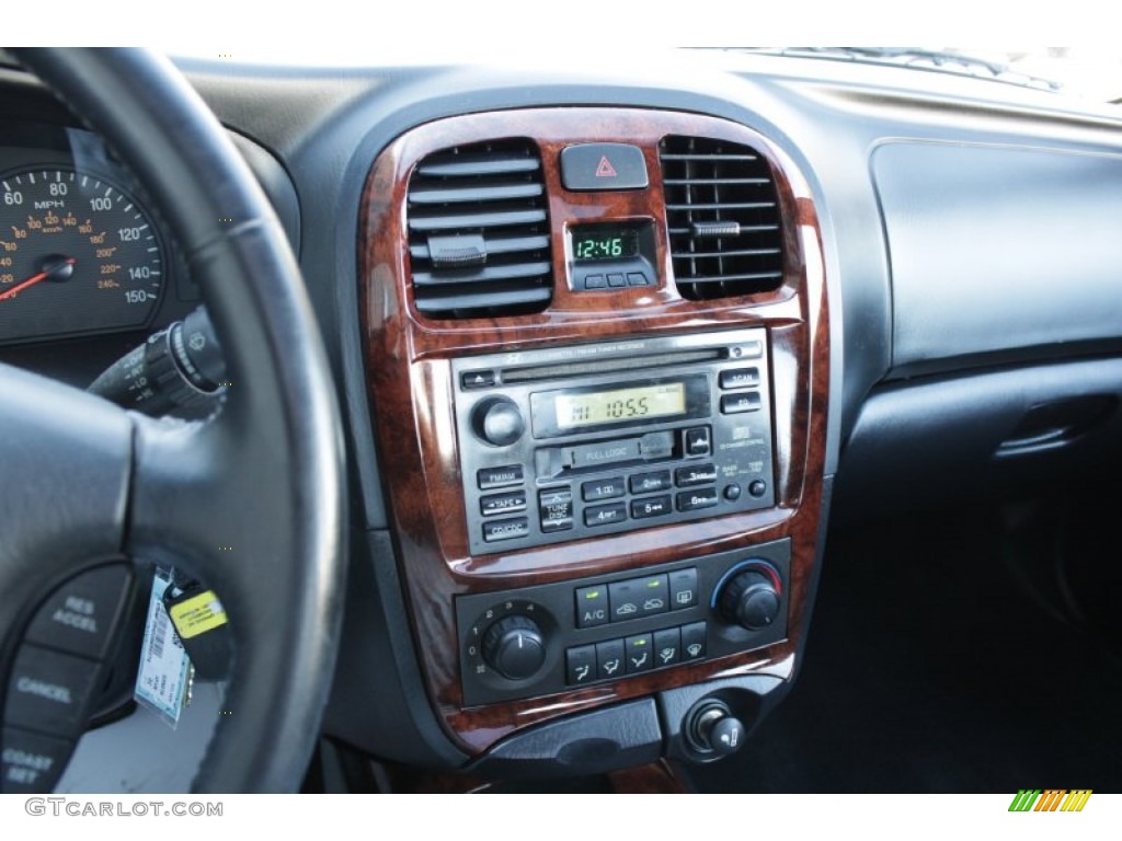 2002 Hyundai Sonata GLS V6 Controls Photo #55933818