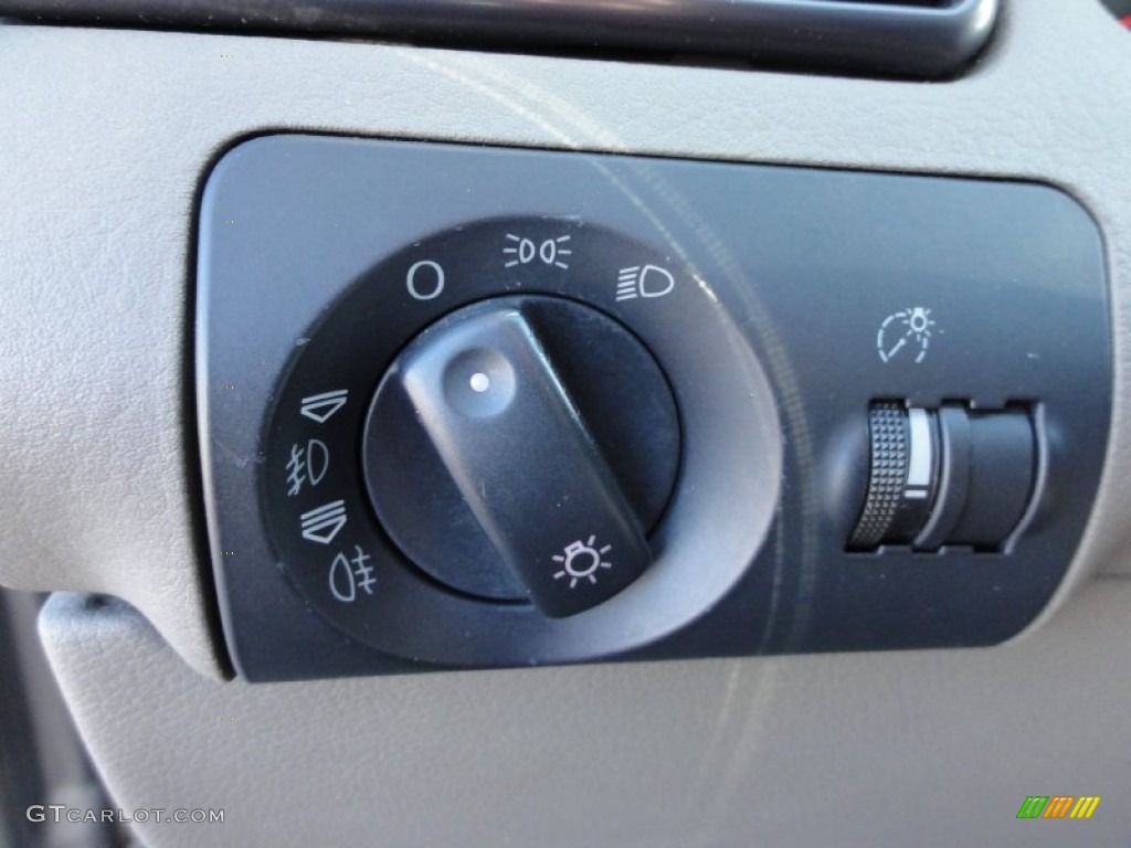 2005 Audi Allroad 2.7T quattro Controls Photo #55935534