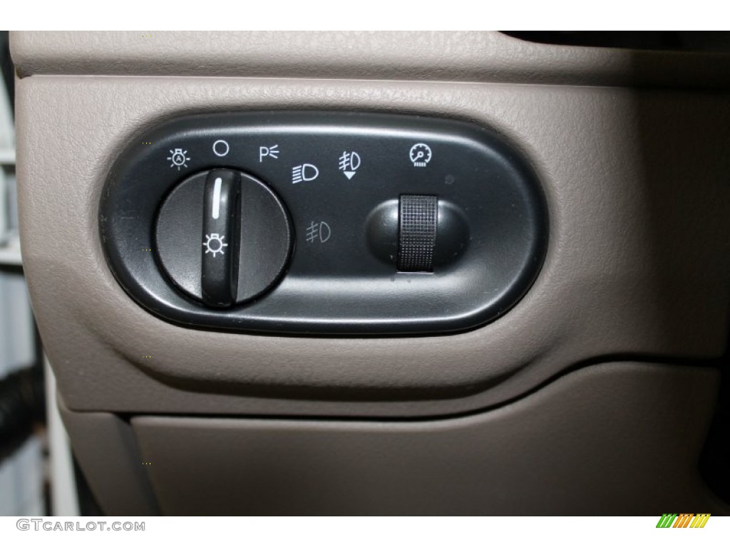 2004 Ford Explorer XLT 4x4 Controls Photo #55936011