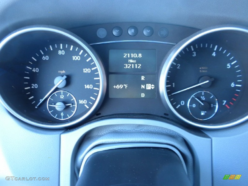 2010 Mercedes-Benz ML 350 Gauges Photo #55937667