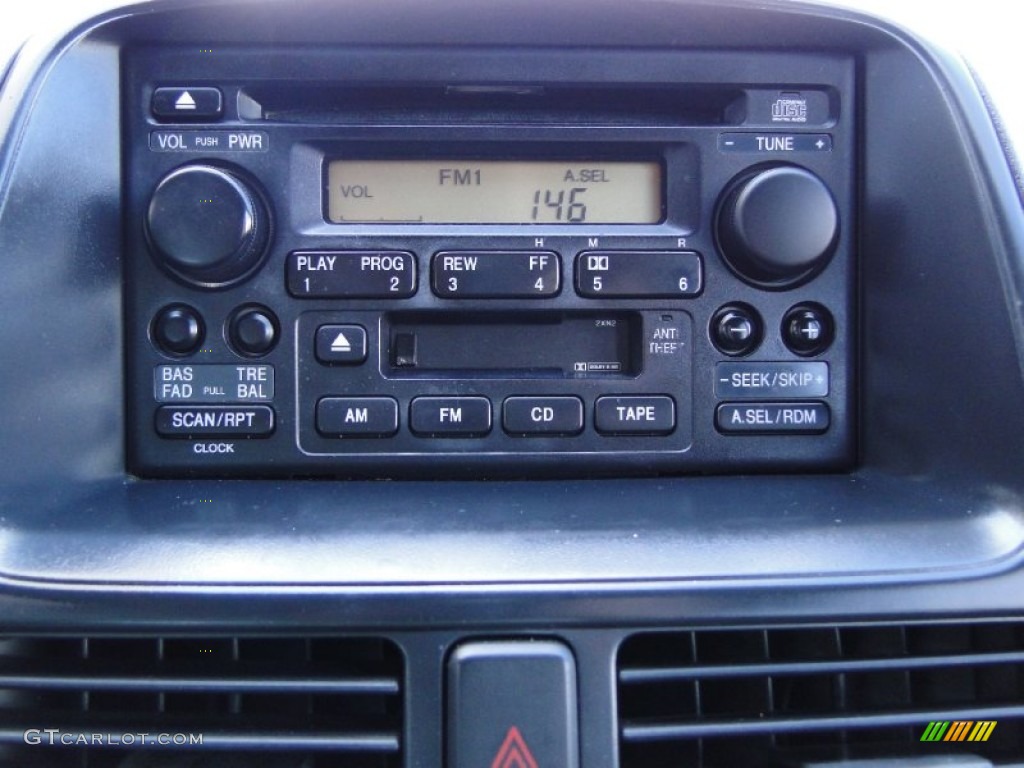 2004 Honda CR-V LX Audio System Photos