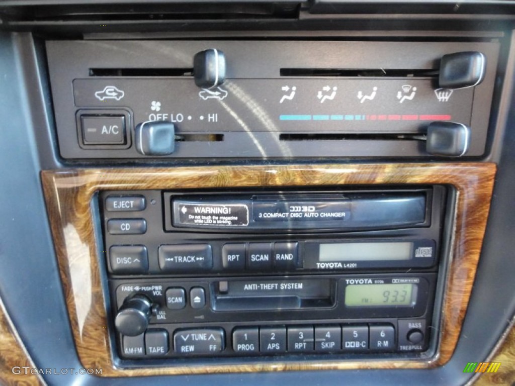 1997 Toyota 4Runner SR5 4x4 Controls Photo #55940202