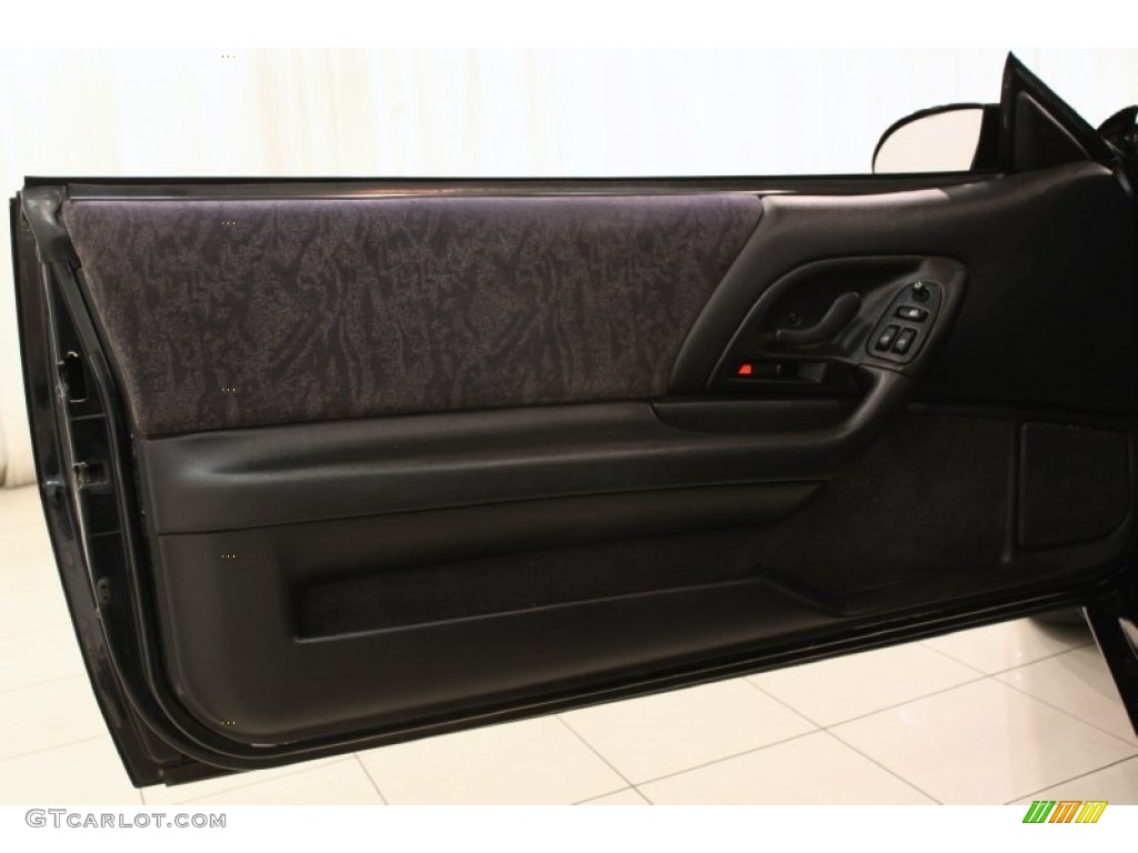 2002 Chevrolet Camaro Coupe Ebony Black Door Panel Photo #55945504