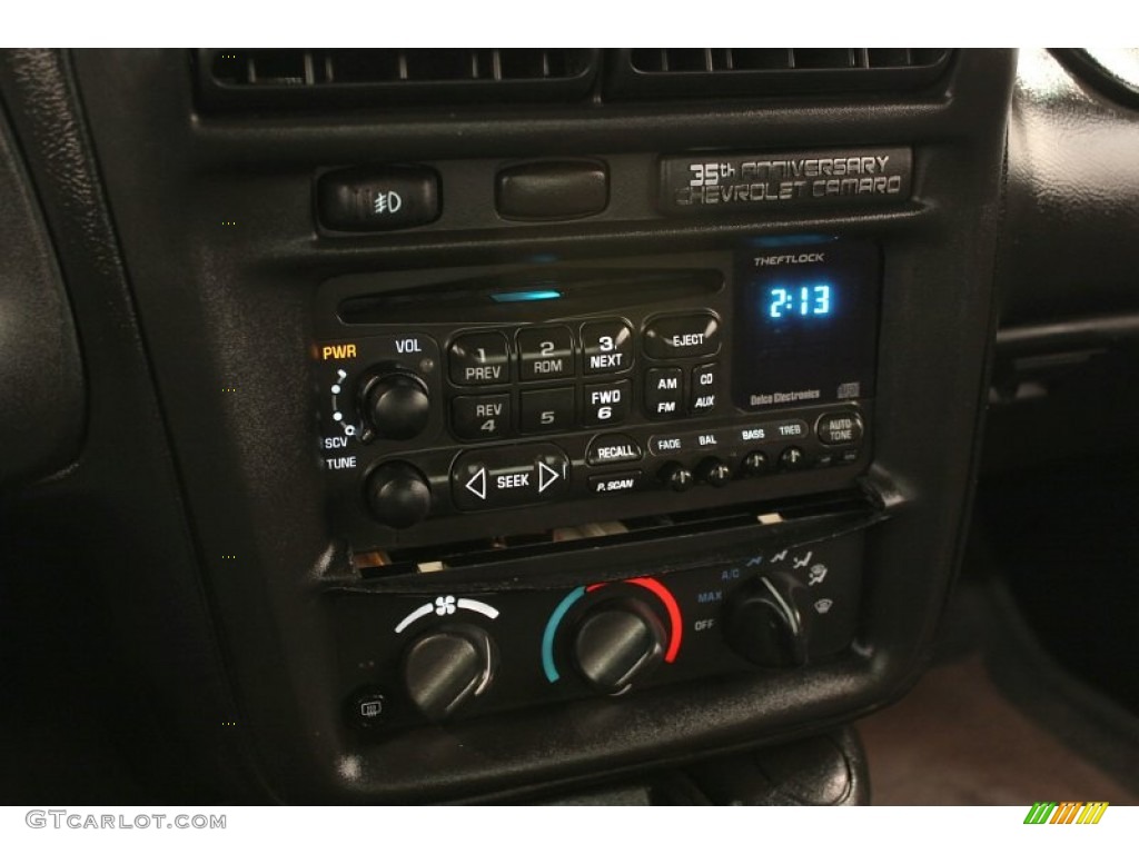 2002 Chevrolet Camaro Coupe Controls Photo #55945540