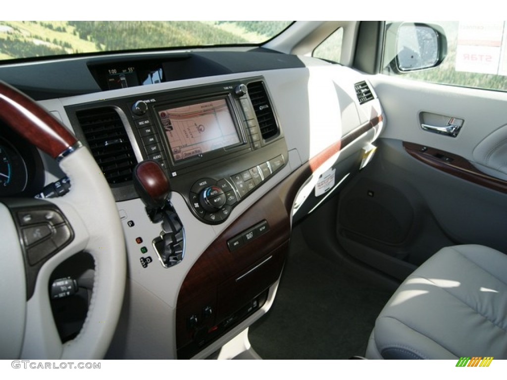 2012 Sienna Limited AWD - Silver Sky Metallic / Light Gray photo #6