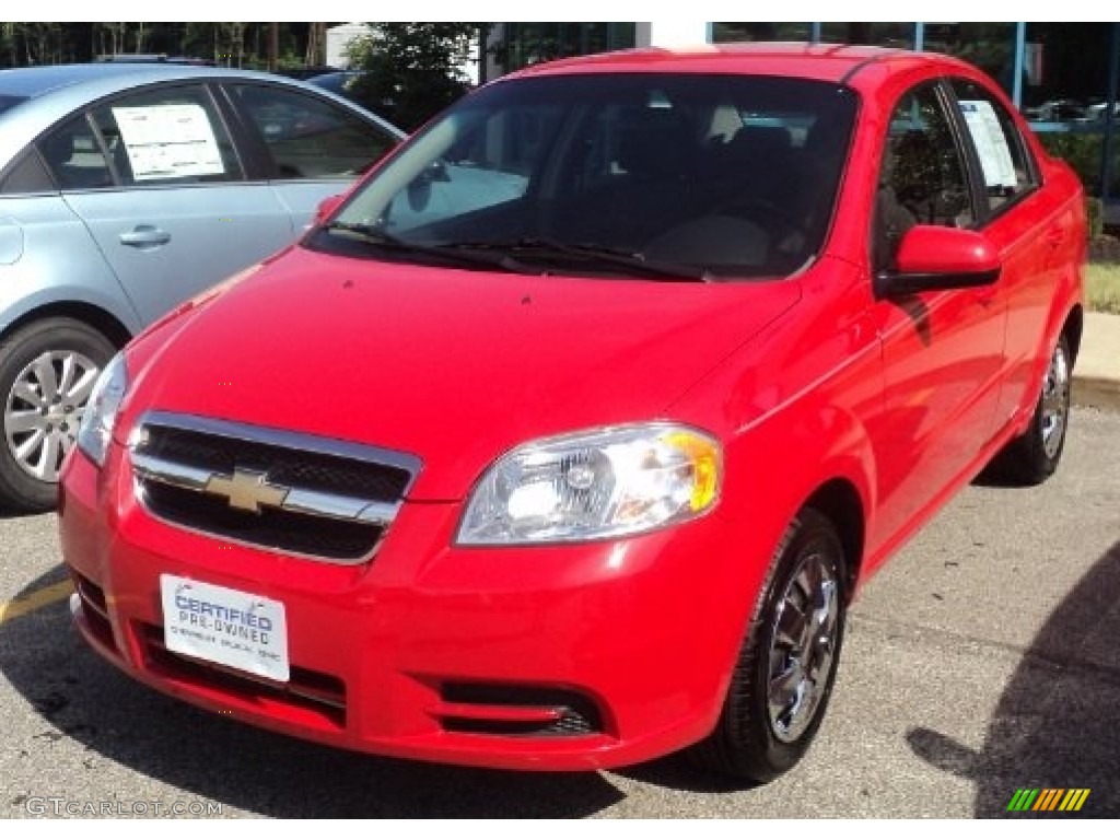 2010 Aveo LT Sedan - Victory Red / Charcoal photo #1