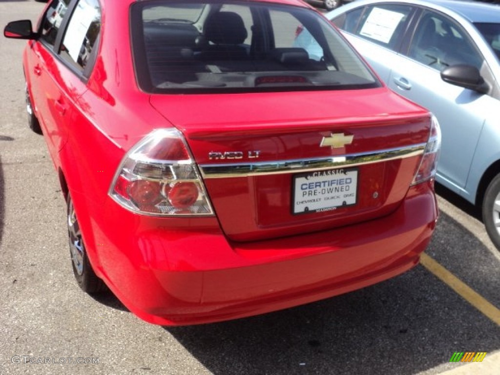 2010 Aveo LT Sedan - Victory Red / Charcoal photo #3