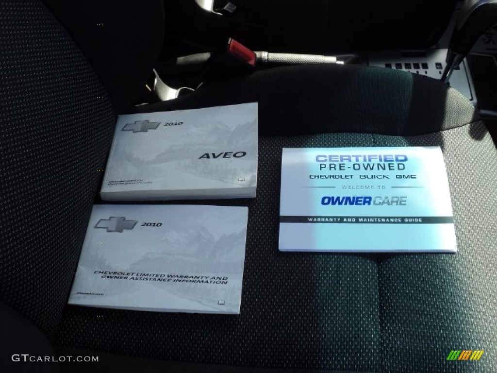 2010 Aveo LT Sedan - Victory Red / Charcoal photo #12