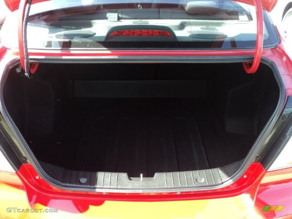 2010 Aveo LT Sedan - Victory Red / Charcoal photo #13