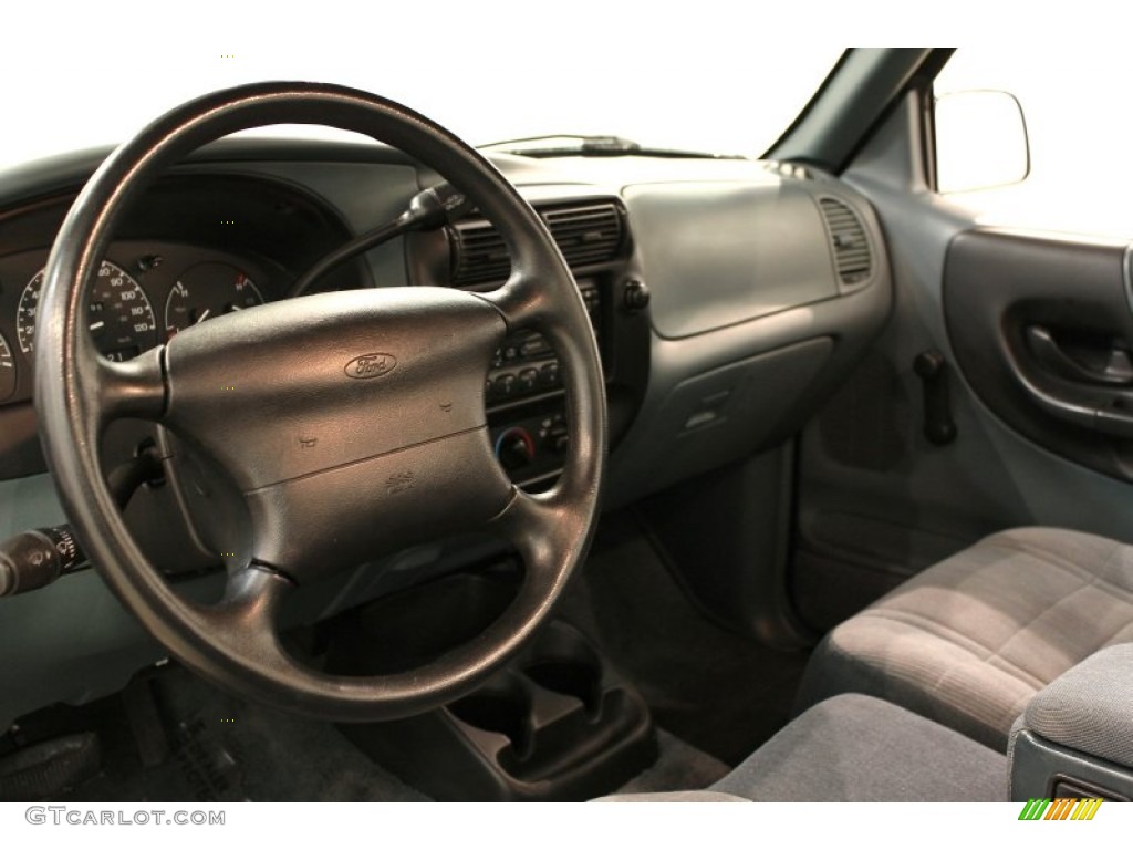 1997 Ranger XLT Regular Cab - Medium Willow Green Metallic / Willow Green photo #8