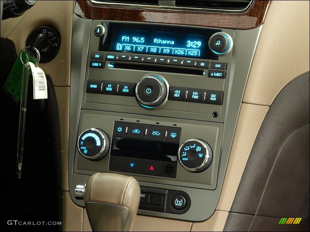 2008 Chevrolet Malibu LTZ Sedan Controls Photo #55950208